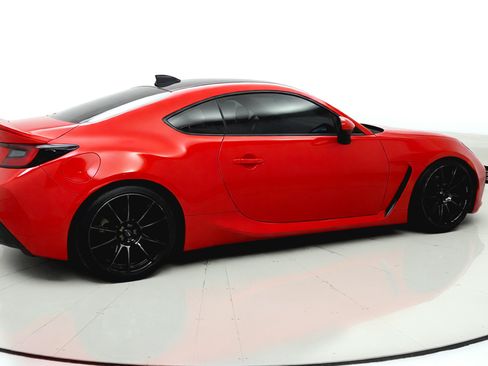 Used 2023 Toyota GR86 Premium RWD image 7
