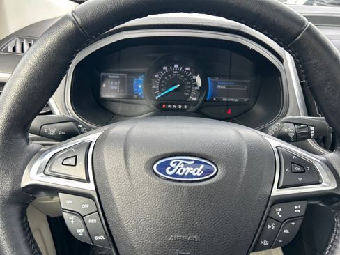 Certified 2022 Ford Edge Titanium AWD/4WD image 23
