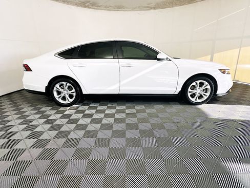 Used 2023 Honda Accord LX image 2