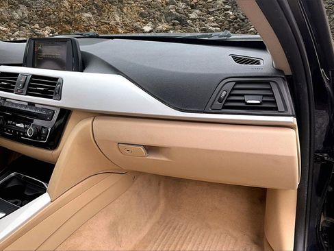 Used 2016 BMW 320i xDrive Sedan image 14