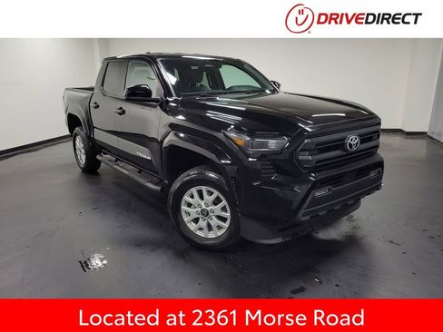 Used 2025 Toyota Tacoma SR5 image 1