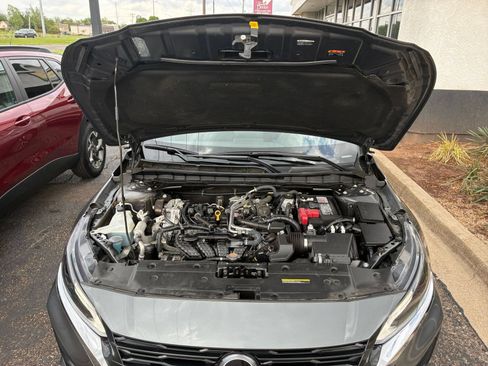 Used 2025 Nissan Altima 2.5 SV FWD image 27