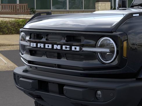 New 2026 Ford Bronco Outer Banks AWD/4WD image 19