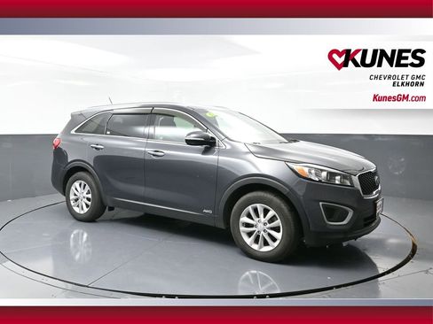 Used 2017 Kia Sorento AWD image 1