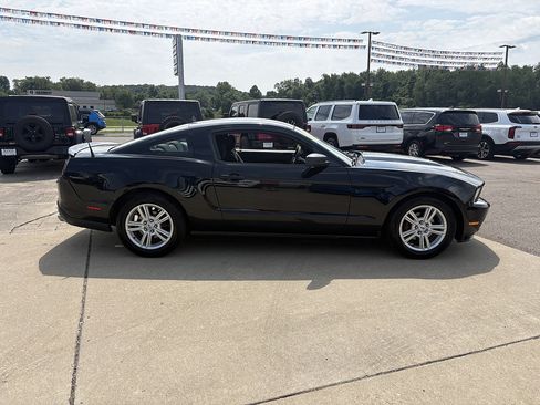 Used 2010 Ford Mustang Coupe RWD image 6