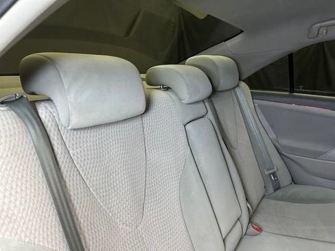 Used 2011 Toyota Camry LE FWD image 19