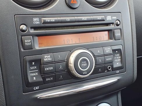 Used 2012 Nissan Rogue S image 21