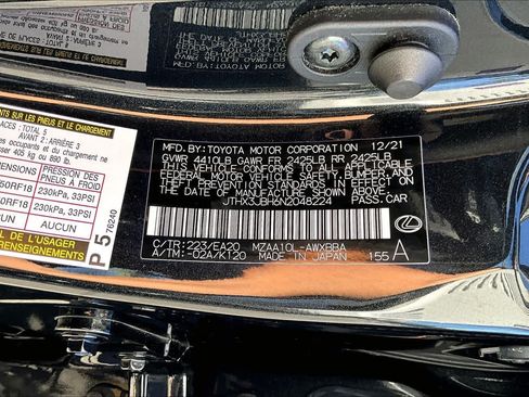 Used 2022 Lexus UX 200 w/ Accessory Package (Z1) FWD image 35