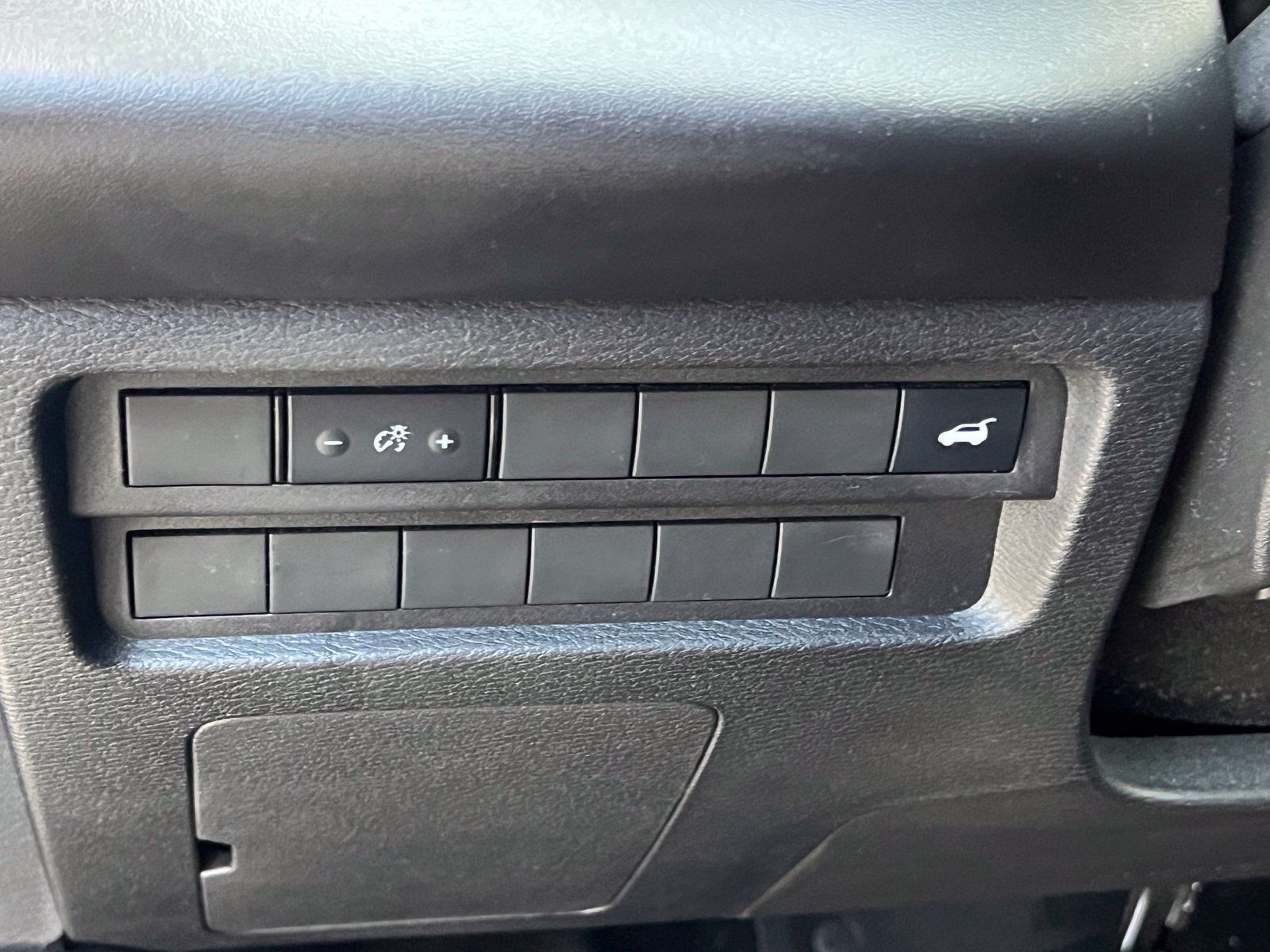 Used 2025 Mitsubishi Outlander SE FWD image 29