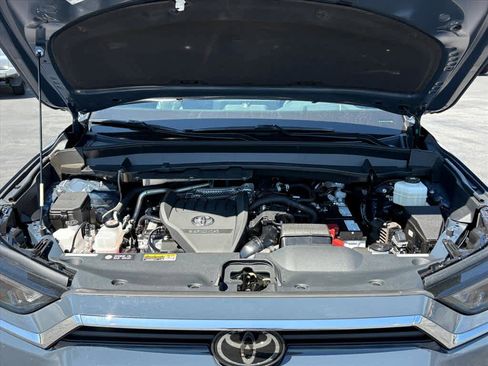 Used 2025 Toyota Grand Highlander AWD image 31