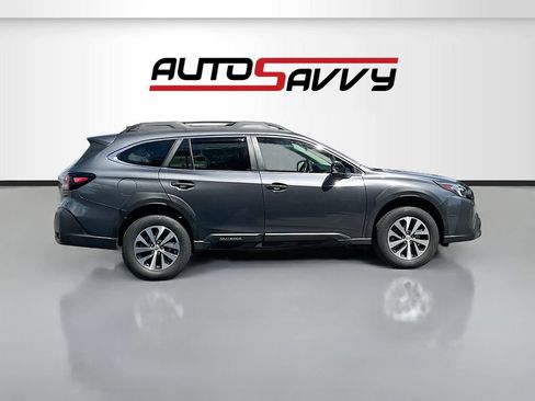 Used 2025 Subaru Outback Premium AWD/4WD image 8