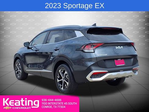 Used 2023 Kia Sportage EX AWD/4WD image 2