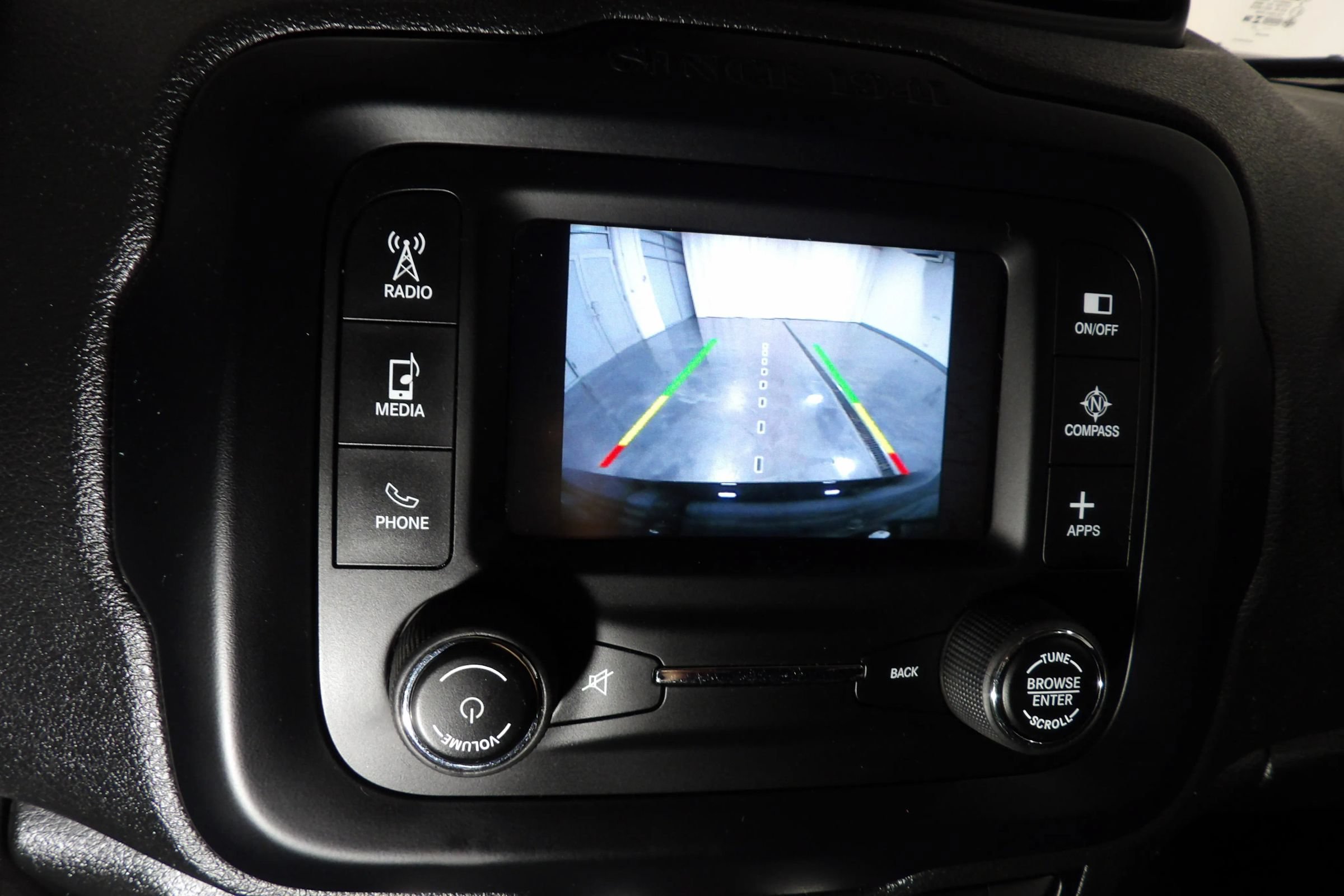 Used 2017 Jeep Renegade Latitude w/ Cold Weather Group AWD/4WD image 15