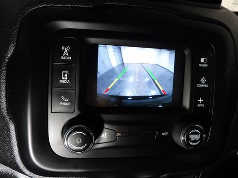 Used 2017 Jeep Renegade Latitude w/ Cold Weather Group AWD/4WD image 15