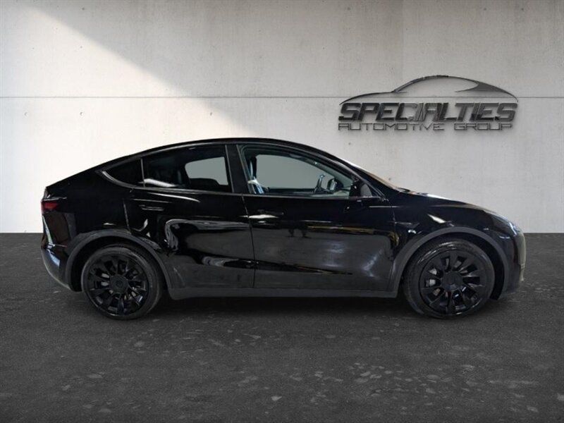 Used 2023 Tesla Model Y Long Range AWD/4WD image 11