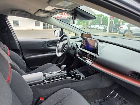 Used 2024 Toyota Prius Prime FWD image 11
