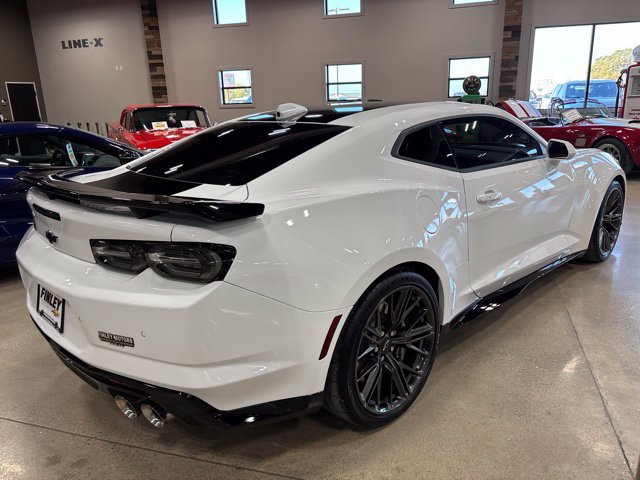 Used 2021 Chevrolet Camaro ZL1 RWD image 11