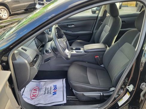 Used 2025 Nissan Sentra SV FWD image 11