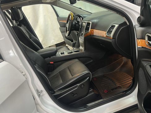 Used 2013 Jeep Grand Cherokee Overland w/ Advance Technology Group image 30