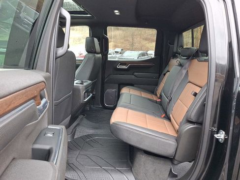 Used 2023 Chevrolet Silverado 1500 High Country w/ High Country Premium Package image 10