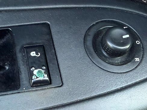 Used 2011 Dodge Challenger R/T w/ Electronics Convenience Group RWD image 33