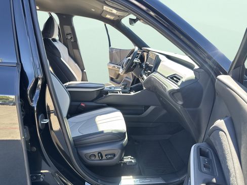 Used 2024 Lexus TX 500h AWD w/ Technology Package image 37