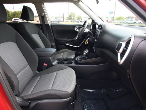 Used 2024 Kia Soul LX w/ Option Group 015 FWD image 8