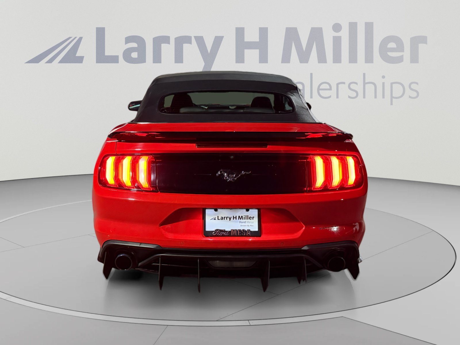 Used 2019 Ford Mustang Premium RWD image 4
