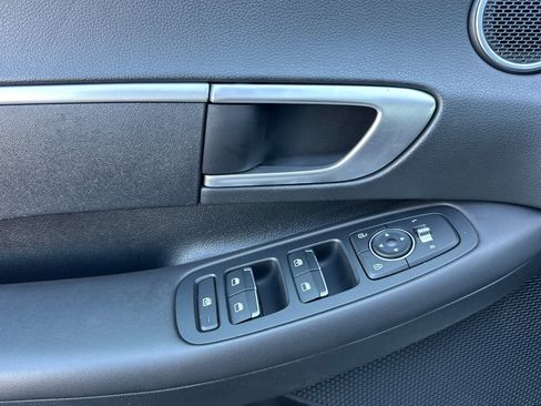 Used 2023 Hyundai Sonata SE FWD image 11
