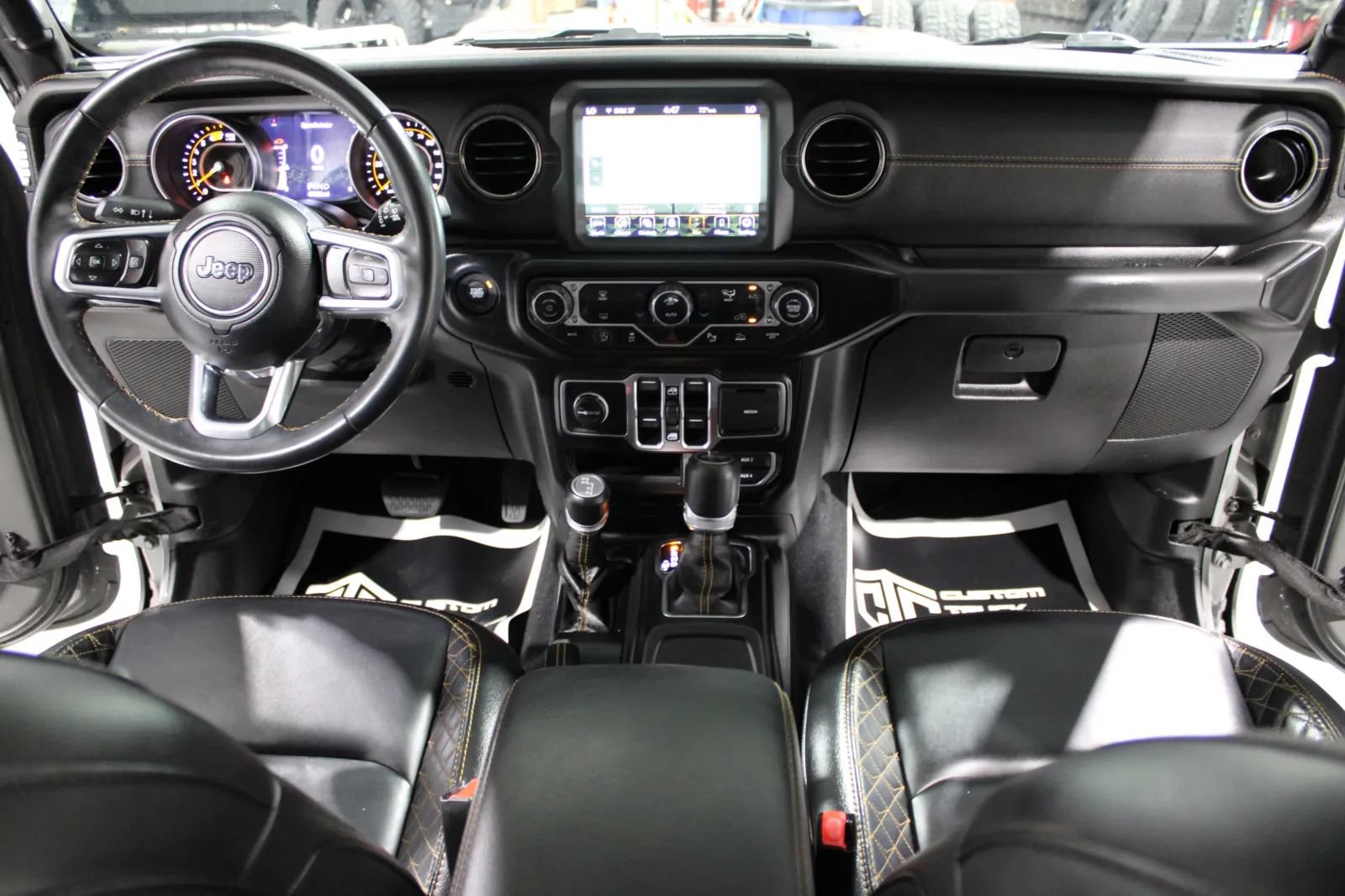 Used 2022 Jeep Wrangler Unlimited Sahara AWD/4WD image 22