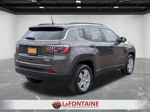Certified 2022 Jeep Compass Latitude image 5
