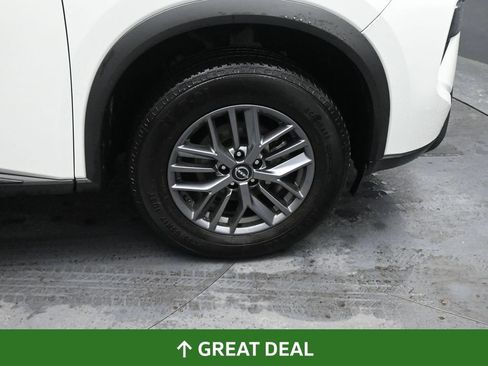 Used 2024 Nissan Rogue S AWD/4WD image 19