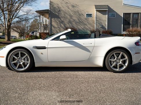 Used 2008 Aston Martin V8 Vantage Roadster 6-Speed image 3
