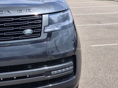 Used 2025 Land Rover Range Rover SE AWD/4WD image 10