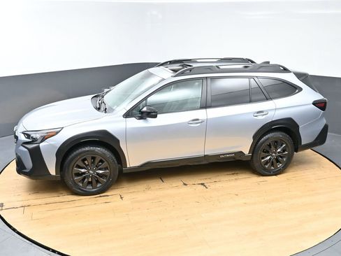 Used 2025 Subaru Outback Onyx Edition image 45
