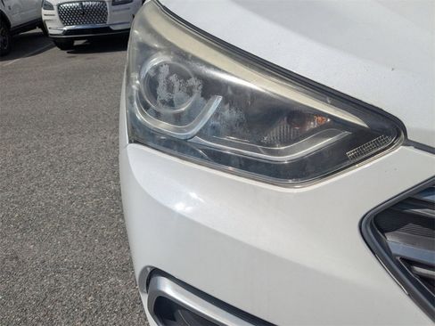 Used 2018 Hyundai Santa Fe Sport image 10