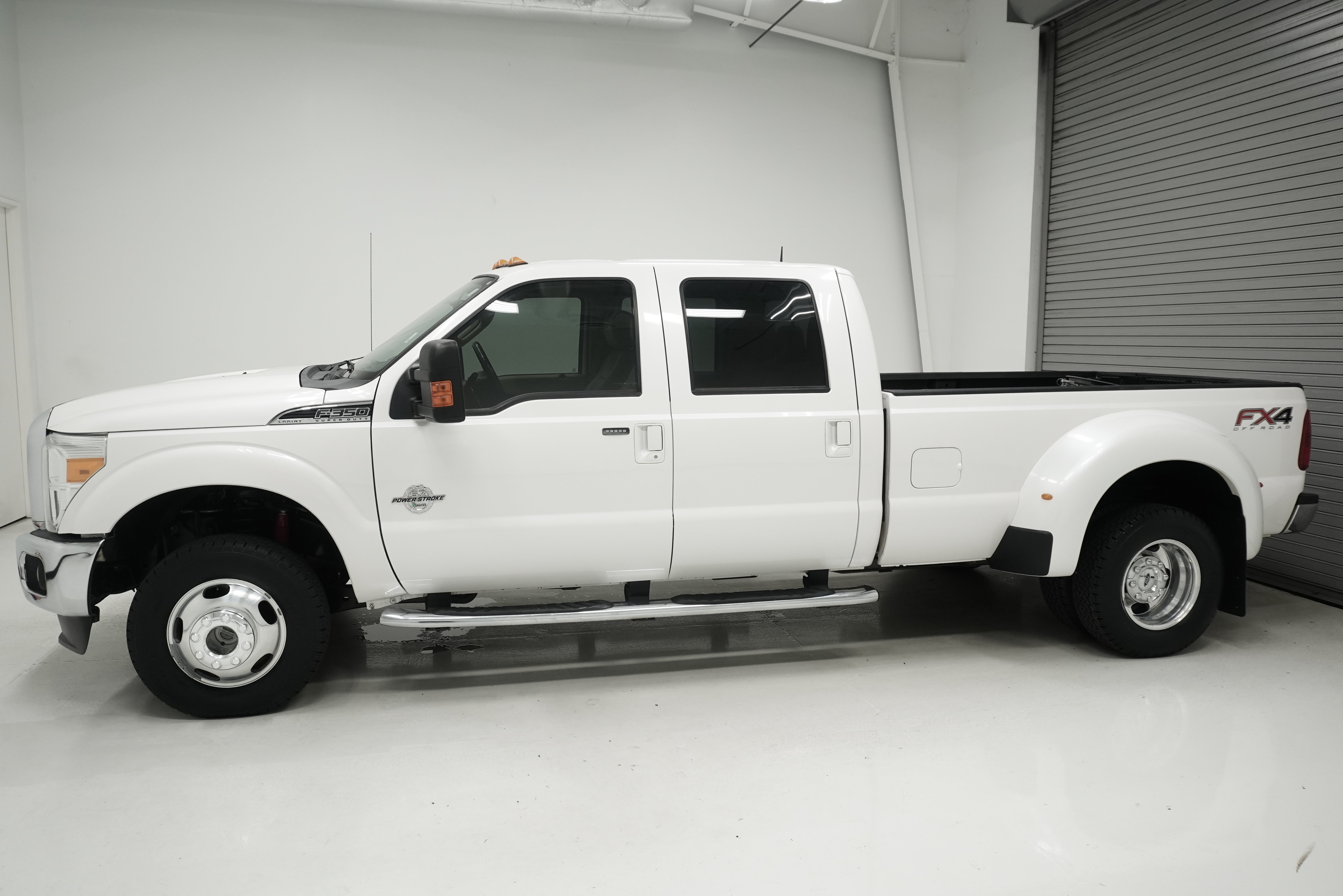 Used 2016 Ford F350 Lariat w/ Lariat Interior Package AWD/4WD image 6