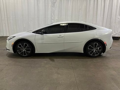 Certified 2023 Toyota Prius XLE FWD image 6