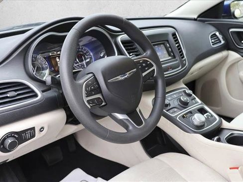 Used 2015 Chrysler 200 Limited FWD image 10