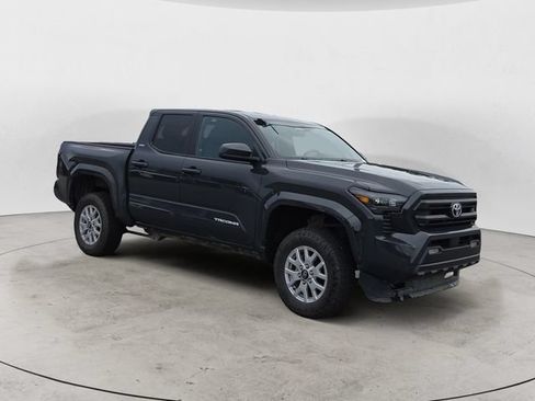 Used 2024 Toyota Tacoma SR5 AWD/4WD image 3