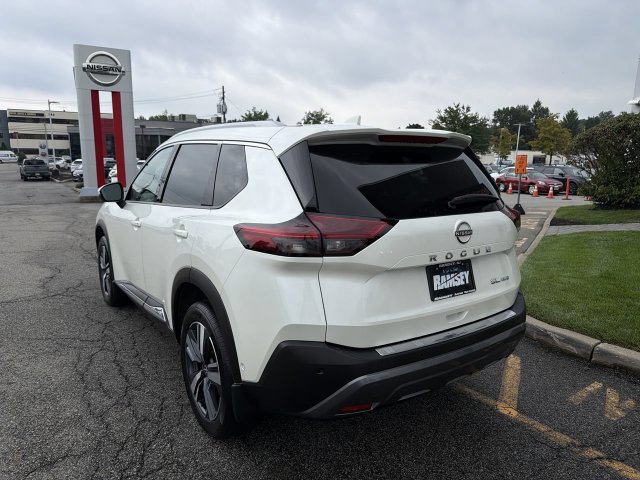 Certified 2023 Nissan Rogue SL w/ SL Premium Package AWD/4WD image 6