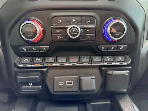 Used 2019 GMC Sierra 1500 Denali w/ Denali Ultimate Package image 27