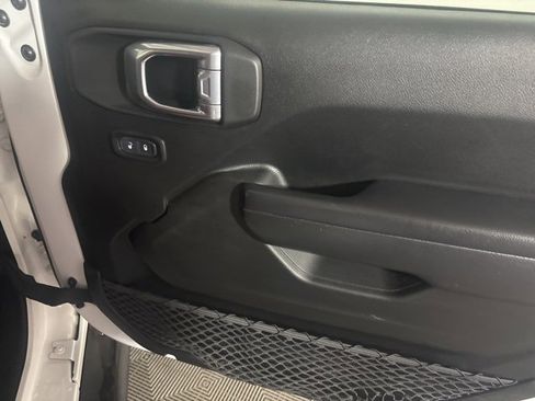 Used 2021 Jeep Gladiator Willys image 21