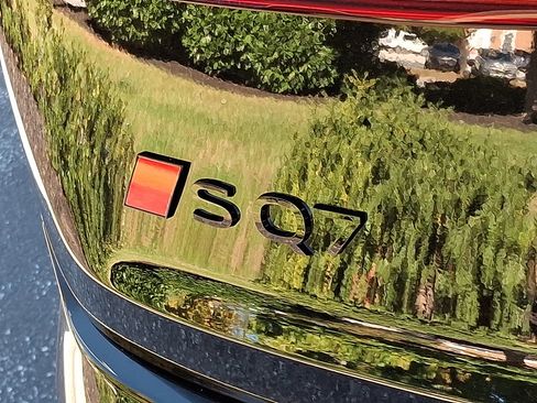 New 2026 Audi SQ7 Prestige image 18