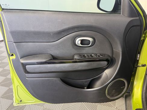 Used 2015 Kia Soul ! w/ Sun & Sound Package FWD image 12