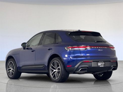 Used 2025 Porsche Macan image 3