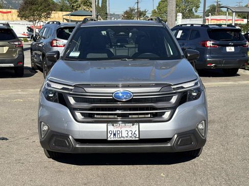 Used 2025 Subaru Forester Limited image 2