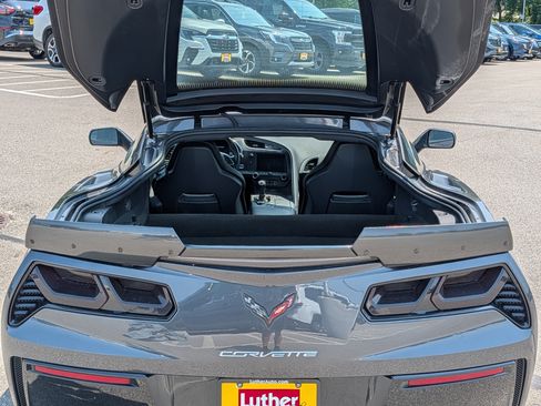 Used 2017 Chevrolet Corvette Stingray Coupe w/ 1LT RWD image 23