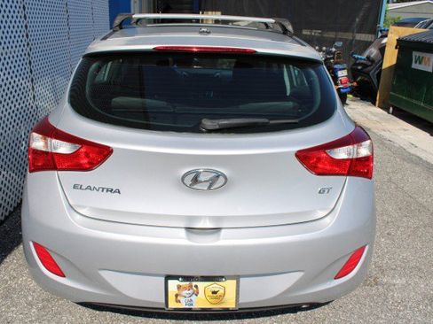 Used 2016 Hyundai Elantra GT FWD image 5