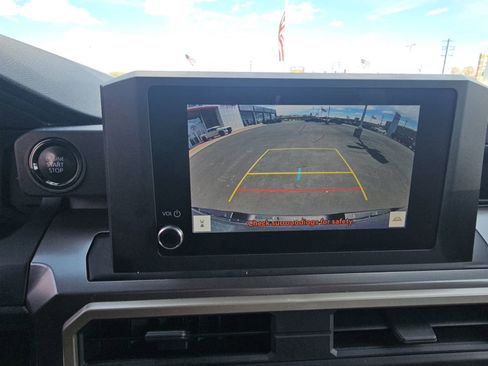 Certified 2024 Toyota Tacoma SR5 AWD/4WD image 17